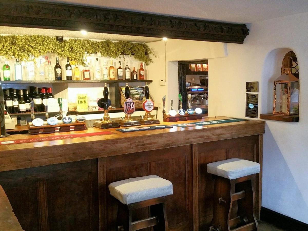 Stable Court Hotel Holt  Bagian luar foto