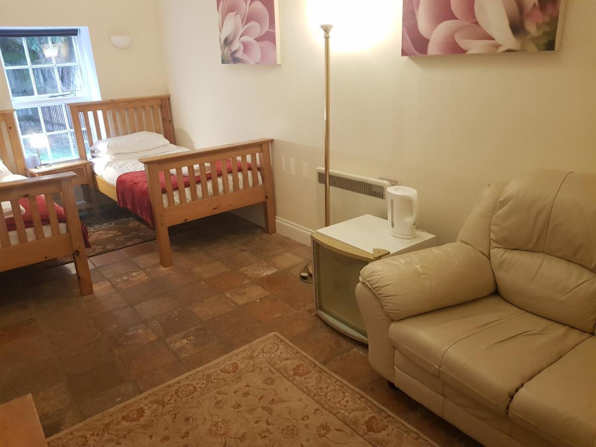 Stable Court Hotel Holt  Ruang foto