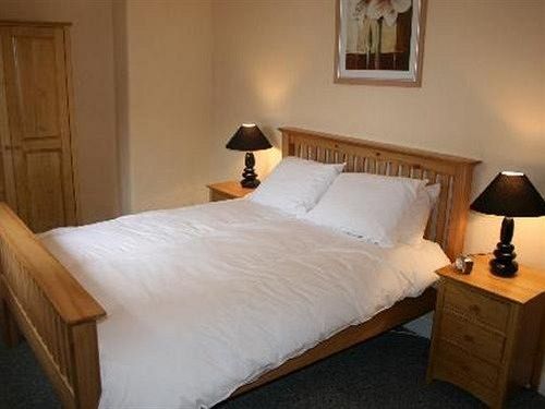 Stable Court Hotel Holt  Bagian luar foto